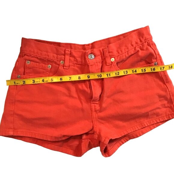 LEVI - WOMENS RED JEAN SHORTS SIZE 0 (BASE ON MEASUREMENTS) - Picture 5 of 7